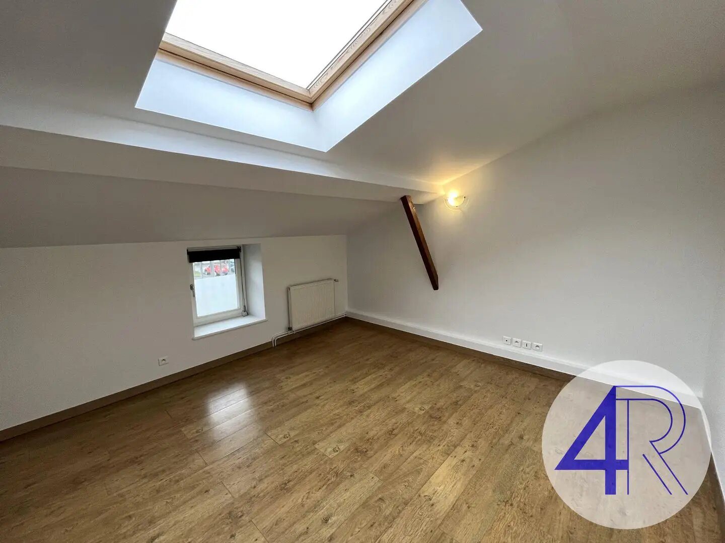 Appartement à louer, 77m², Belleville