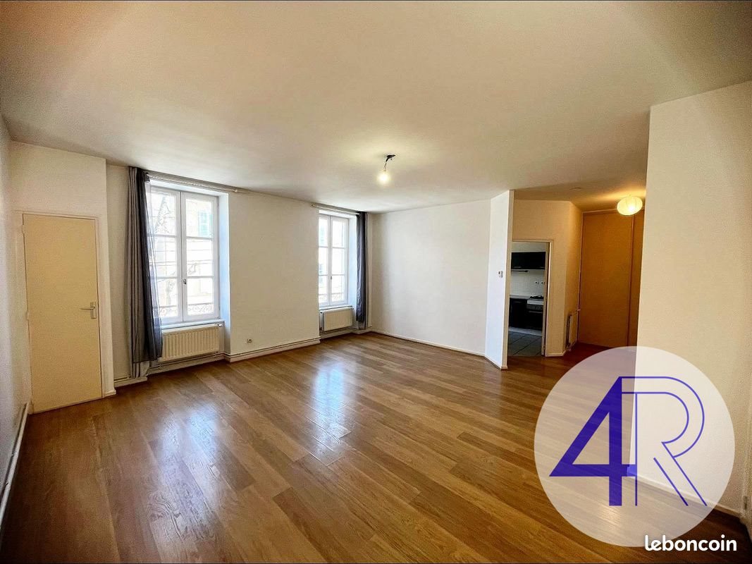 Appartement à louer, 77m², Belleville