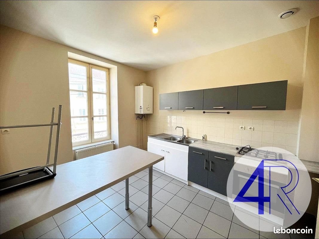 Appartement à louer, 77m², Belleville
