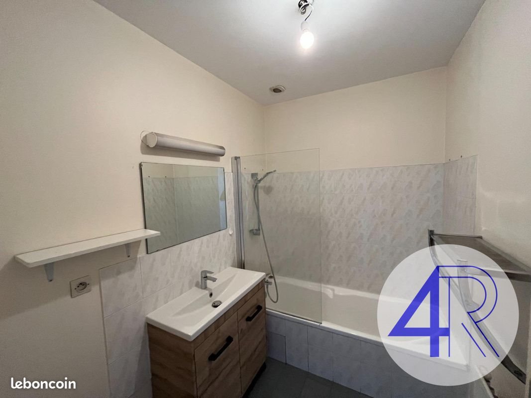 Appartement à louer, 77m², Belleville