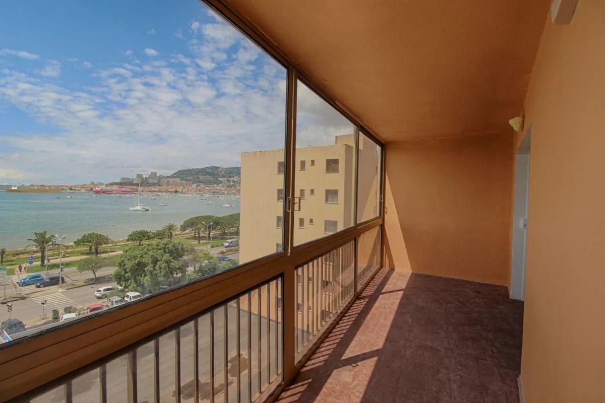Appartement à louer, 96m², Ajaccio