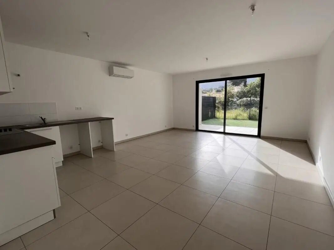 Appartement à louer, 65m², Ajaccio