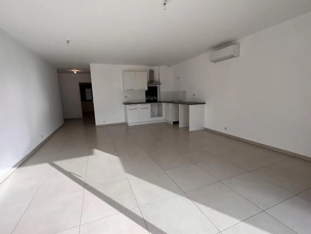 Appartement à louer, 65m², Ajaccio