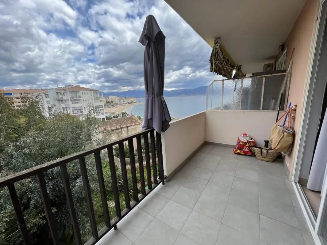 Appartement à louer, 53m², Ajaccio