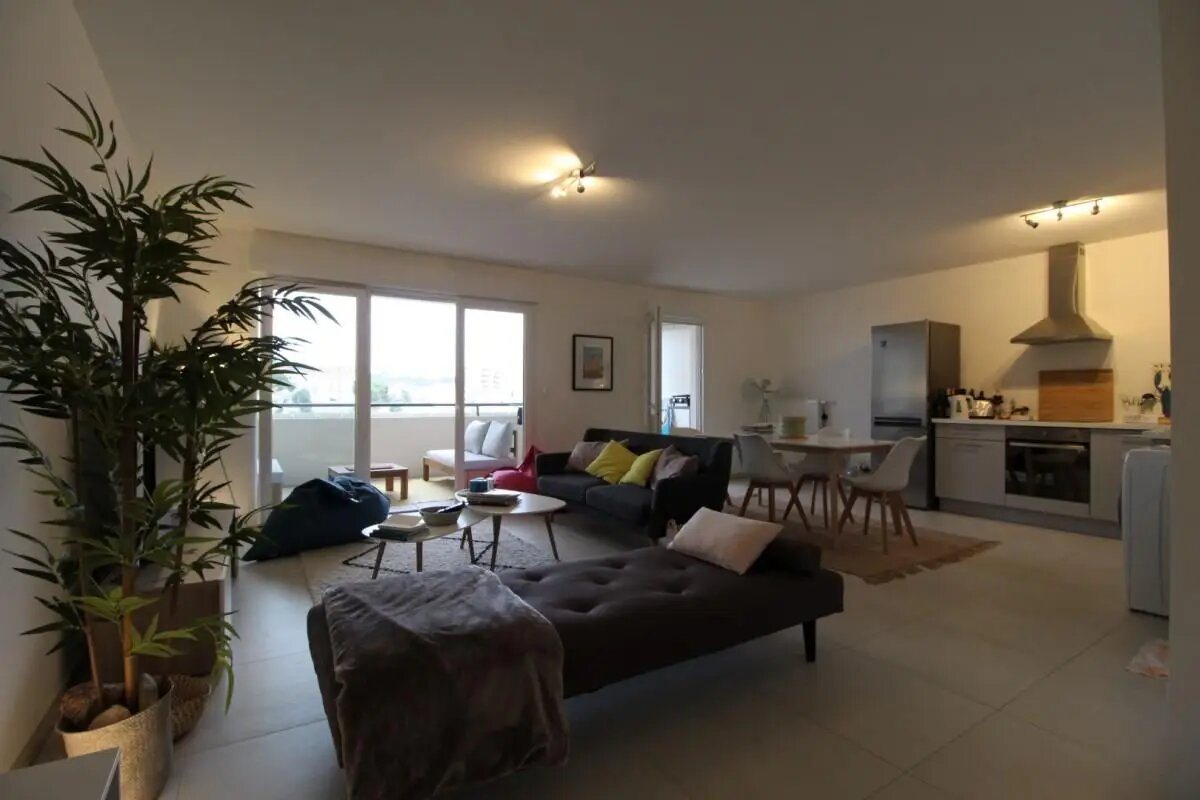 Appartement à louer, 91m², Ajaccio