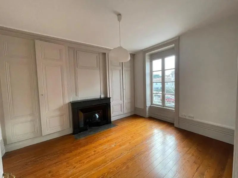Appartement à louer, 42m², Neuville-sur-Saône