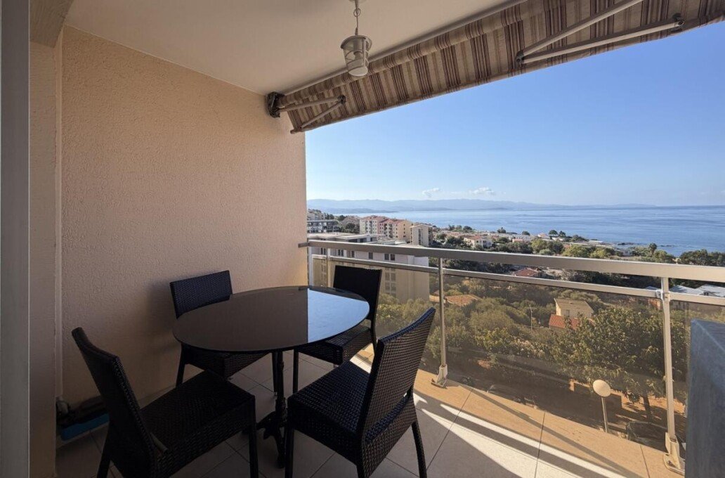 Appartement à louer, 65m², Ajaccio