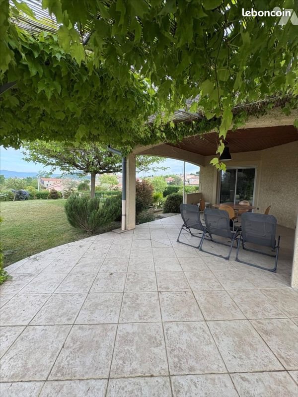 Maison à louer, 117m², Eclassan