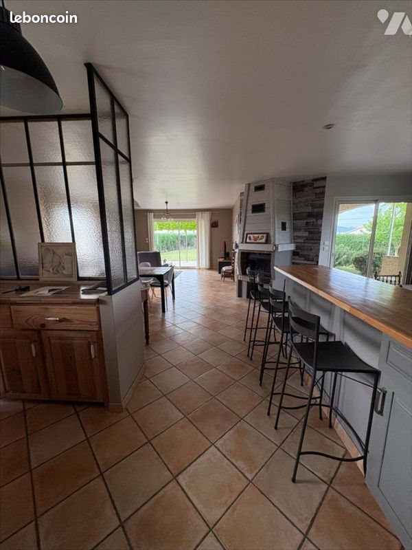 Maison à louer, 117m², Eclassan