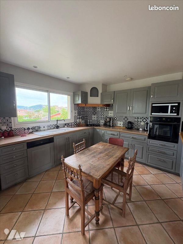 Maison à louer, 117m², Eclassan