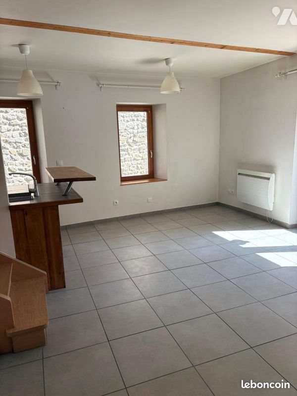 Maison à louer, 64m², Eclassan