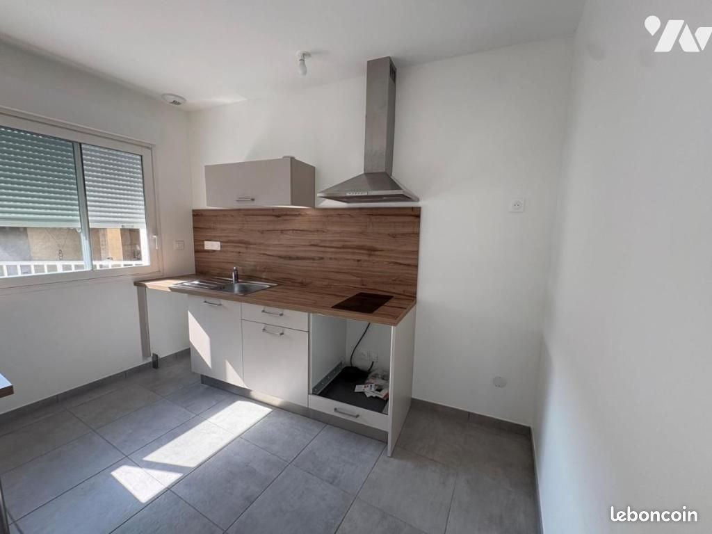 Appartement à louer, 30m², Saint-Désirat