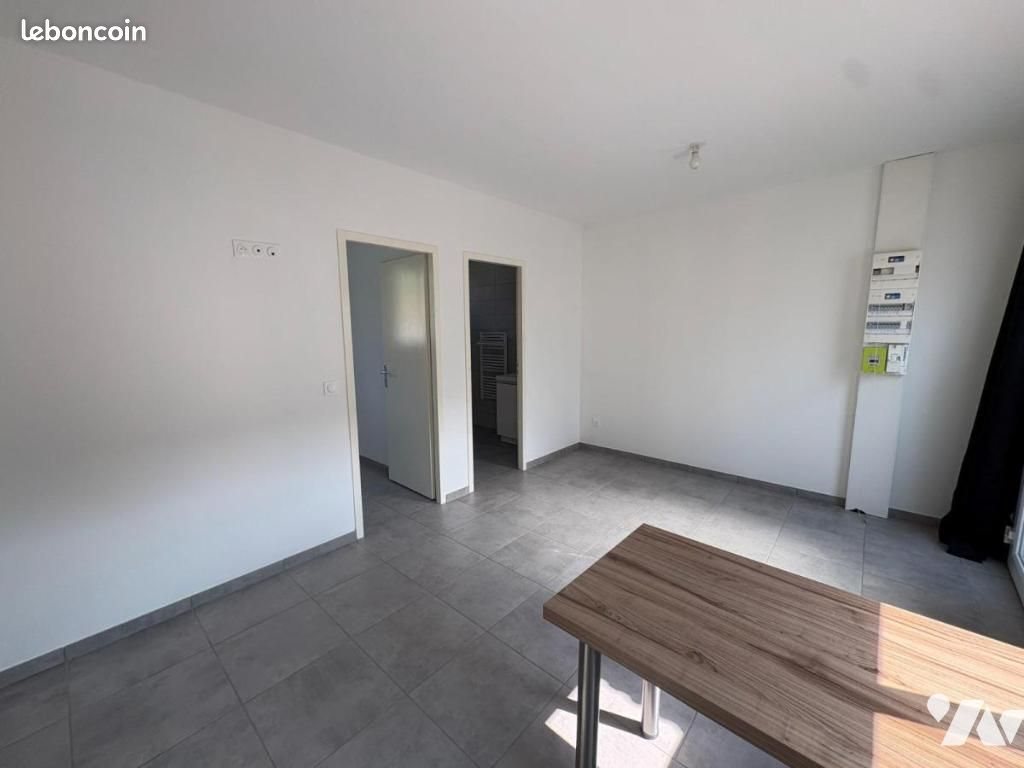 Appartement à louer, 30m², Saint-Désirat