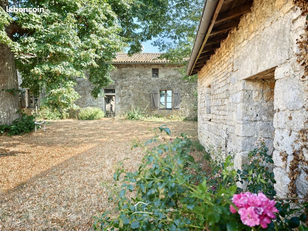 Maison à vendre, 202m², Saint-Coutant