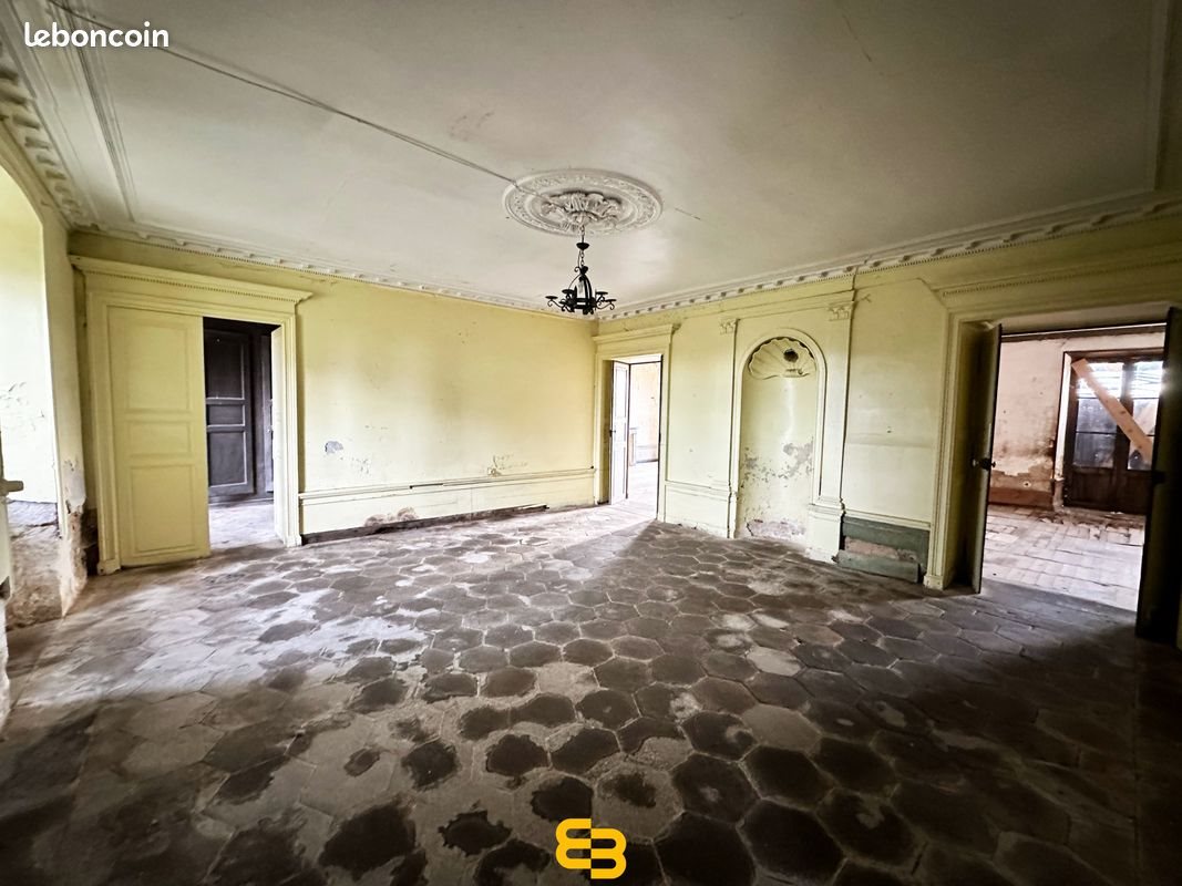 Maison à vendre, 450m², Sugères