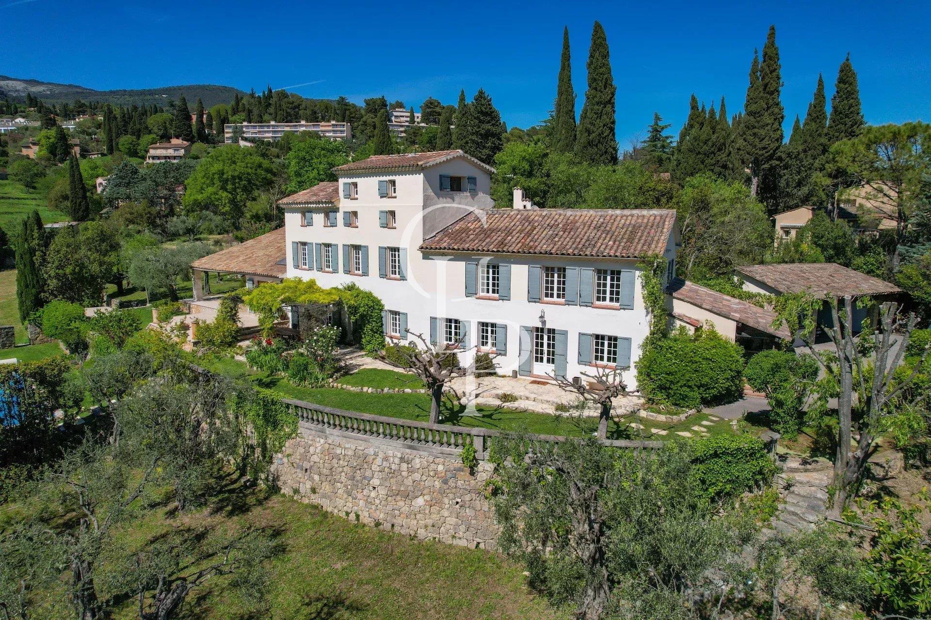 Maison à vendre, 400m², Grasse