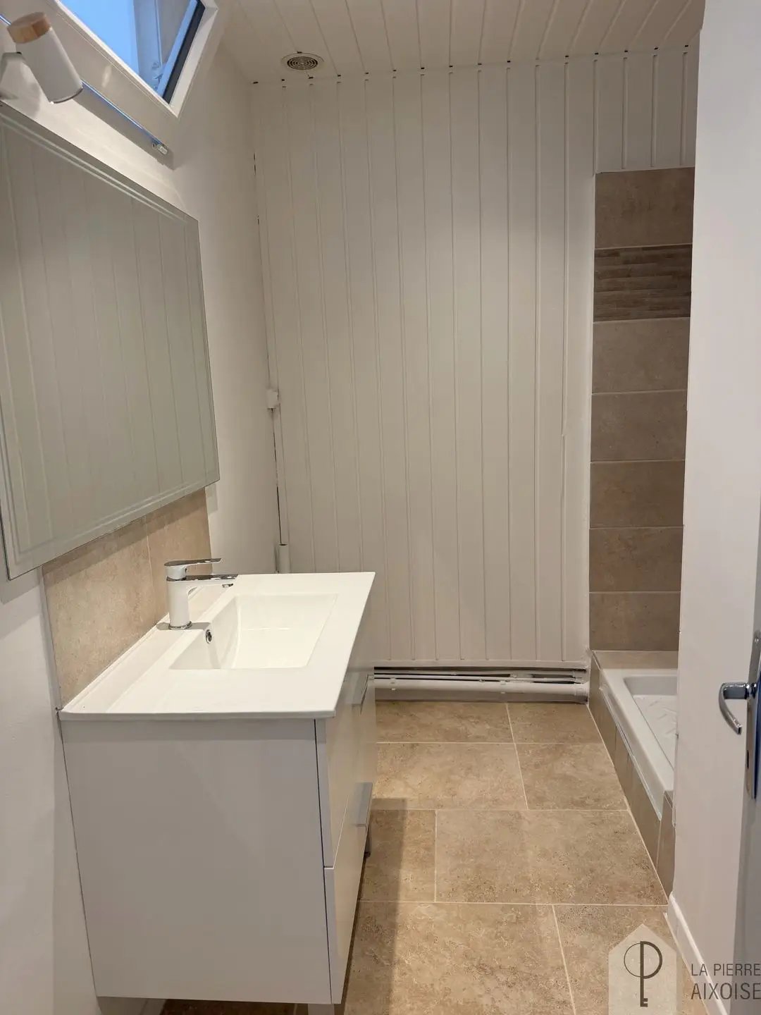 Appartement à louer, 66m², Trets