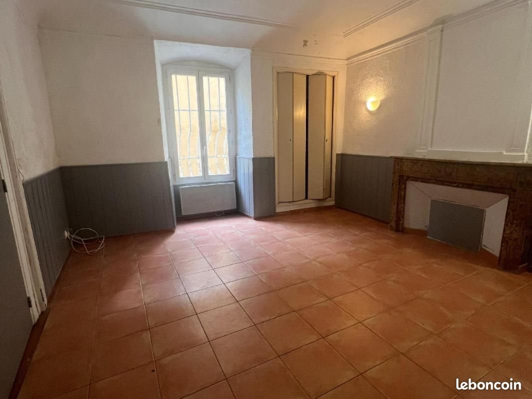 Appartement à louer, 34m², Eyguières