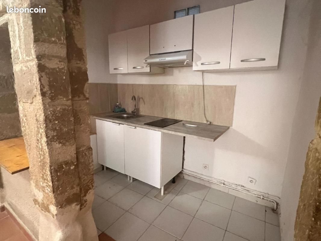 Appartement à louer, 34m², Eyguières