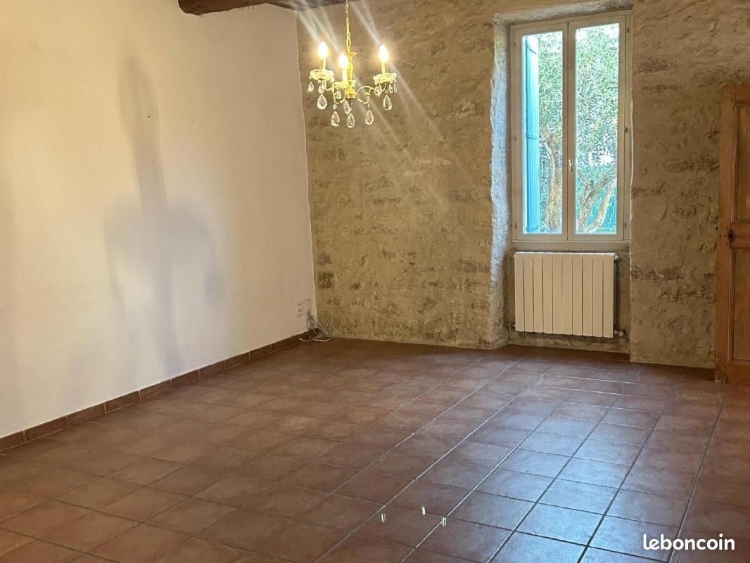 Maison à louer, 165m², Villelaure