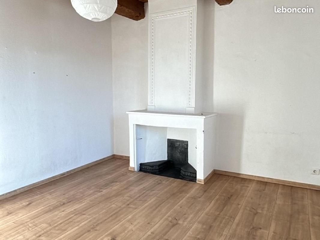 Maison à louer, 165m², Villelaure