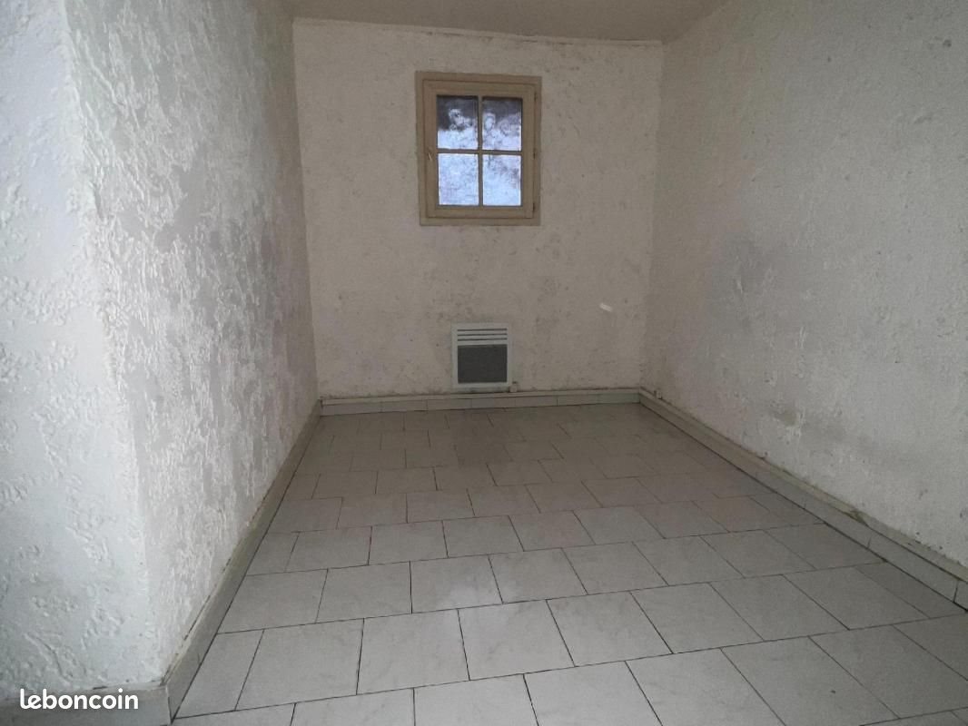 Appartement à louer, 49m², Eyguières