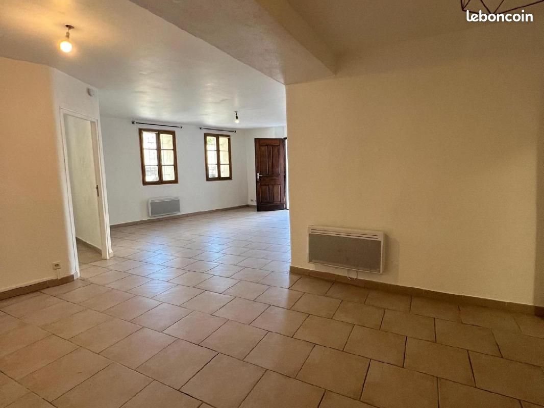 Appartement à louer, 84m², Lambesc