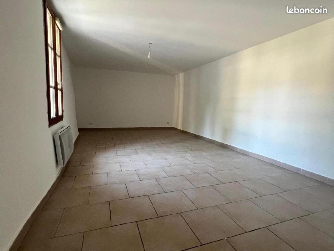 Appartement à louer, 84m², Lambesc