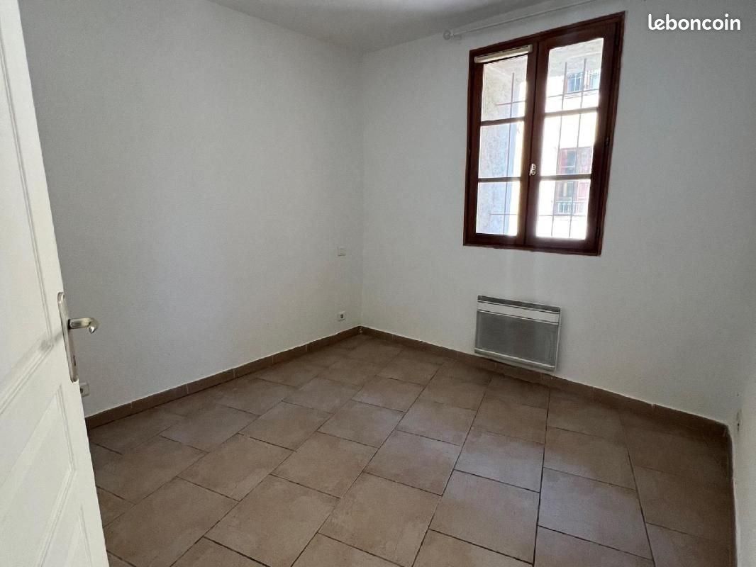 Appartement à louer, 84m², Lambesc