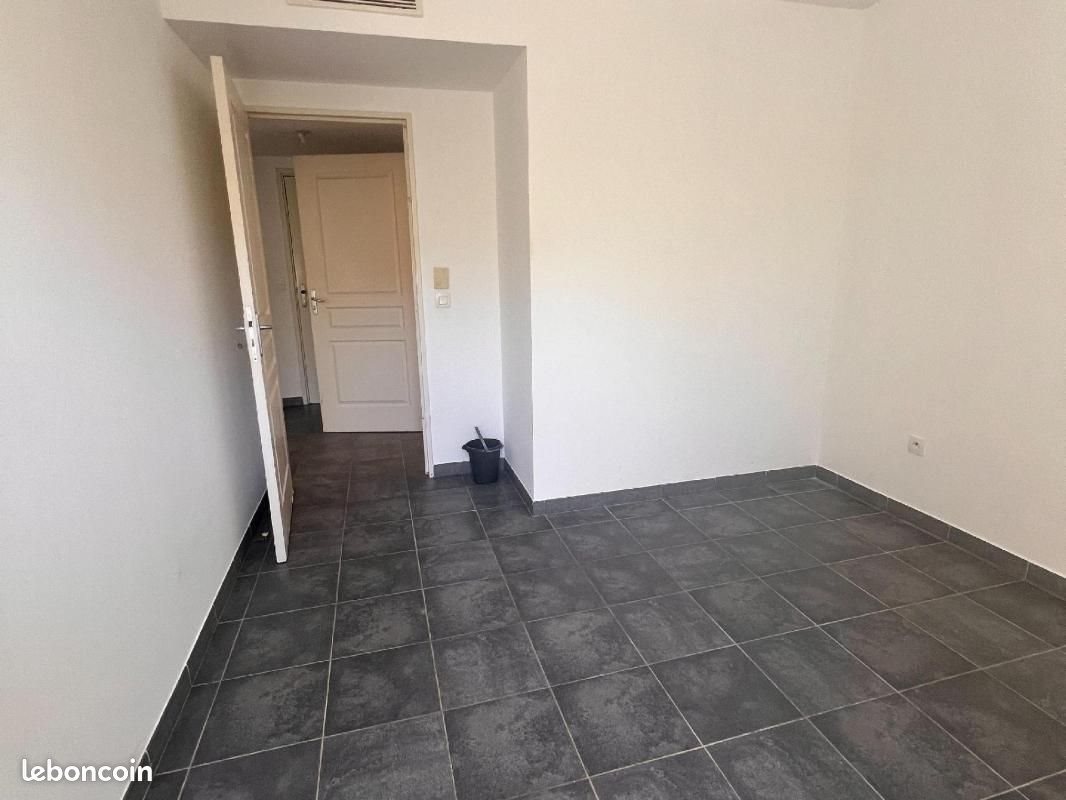 Appartement à louer, 58m², Peyrolles-en-Provence