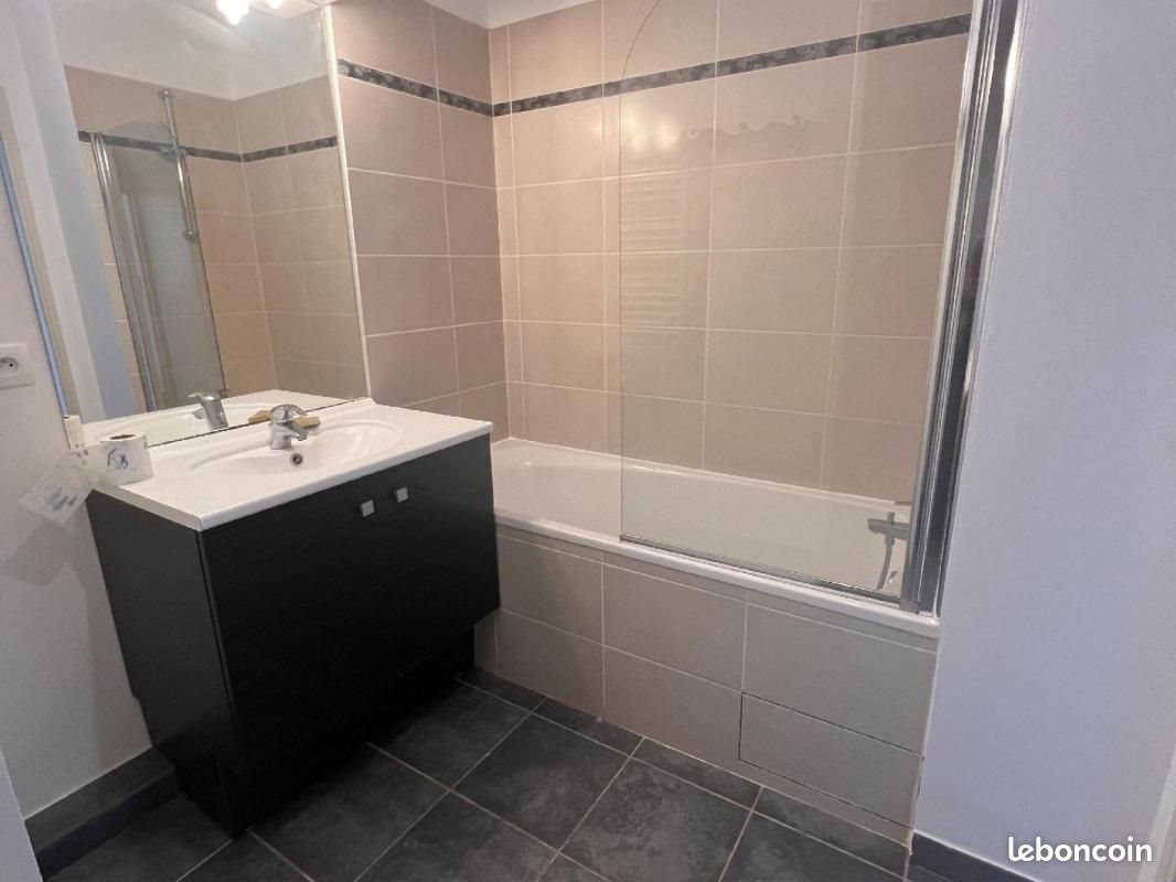 Appartement à louer, 58m², Peyrolles-en-Provence