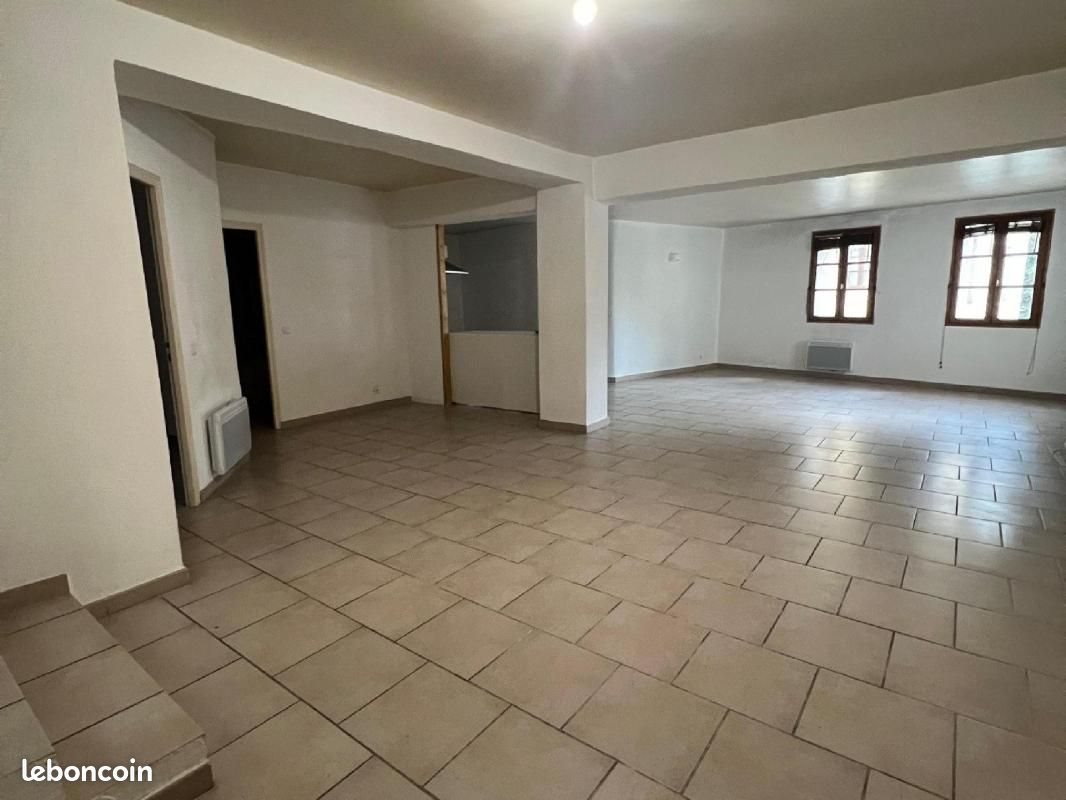 Appartement à louer, 82m², Lambesc