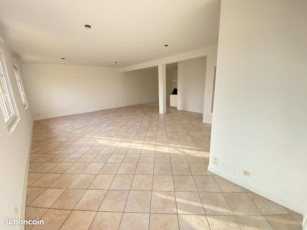 Appartement à louer, 167m², Danjoutin