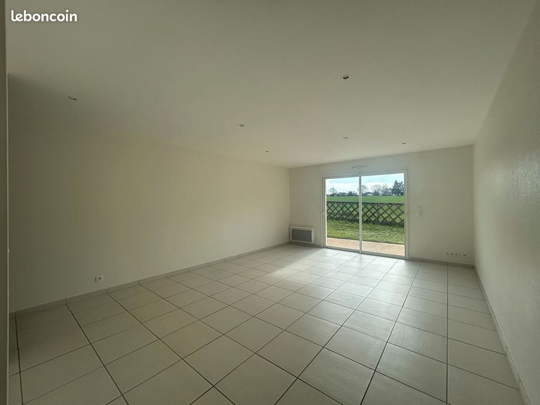 Maison à louer, 72m², Civray