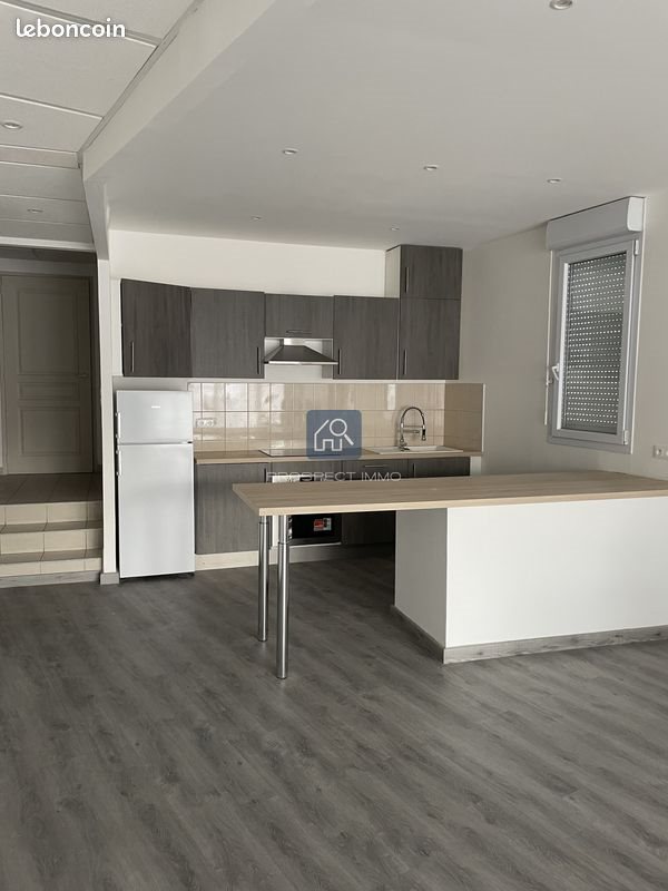 Appartement à louer, 69m², Laissac