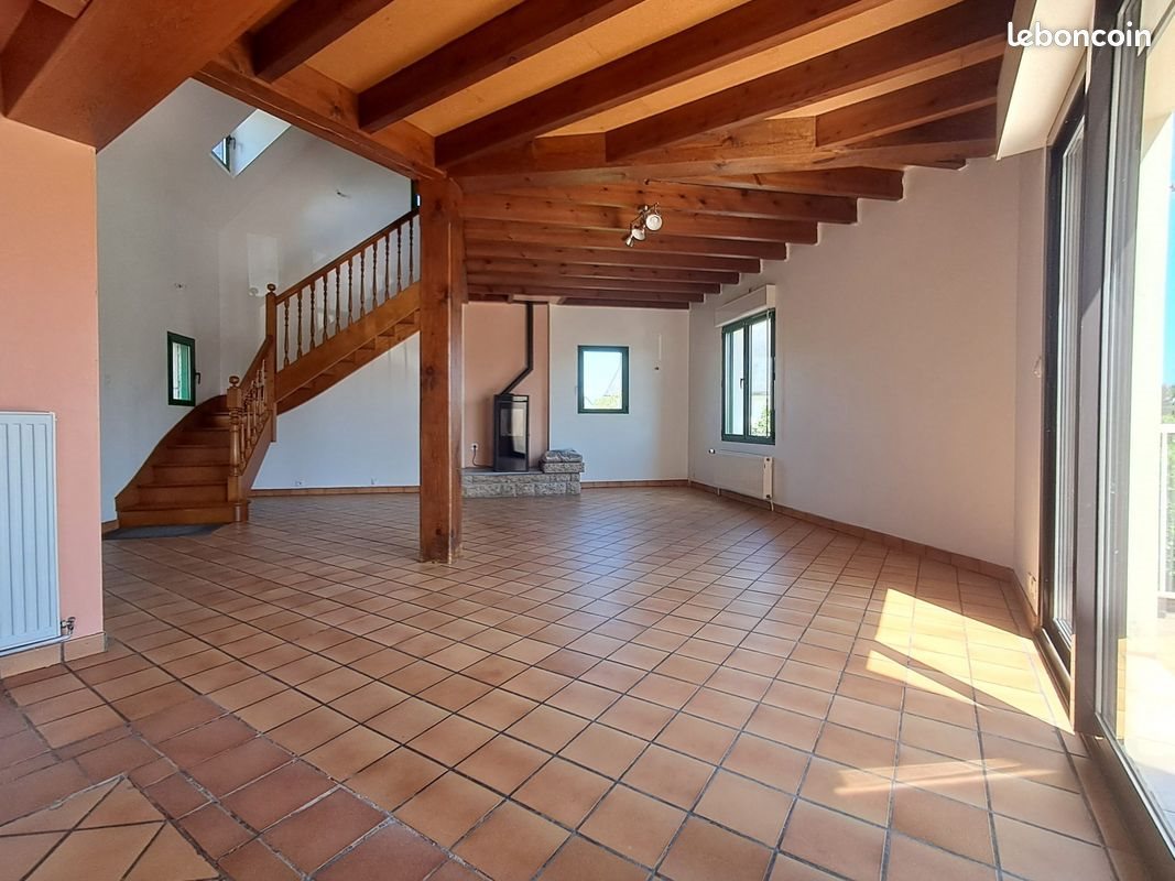 Maison à louer, 140m², Plouguenast