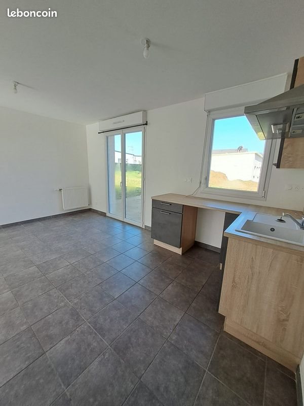 Maison à louer, 84m², Trévé