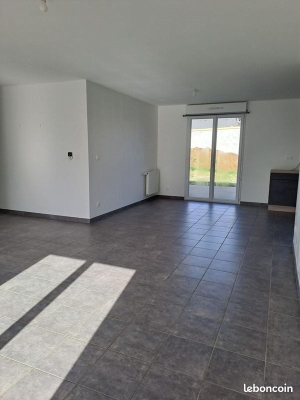 Maison à louer, 84m², Trévé