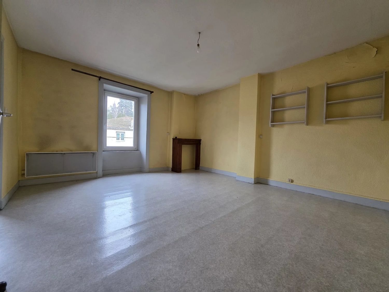 Appartement à louer, 89m², Lamastre