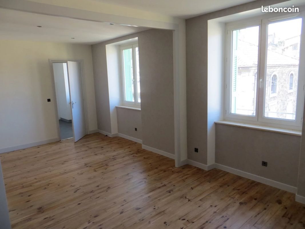Appartement à louer, 65m², Lamastre