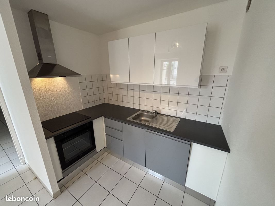 Appartement à louer, 117m², Etuz