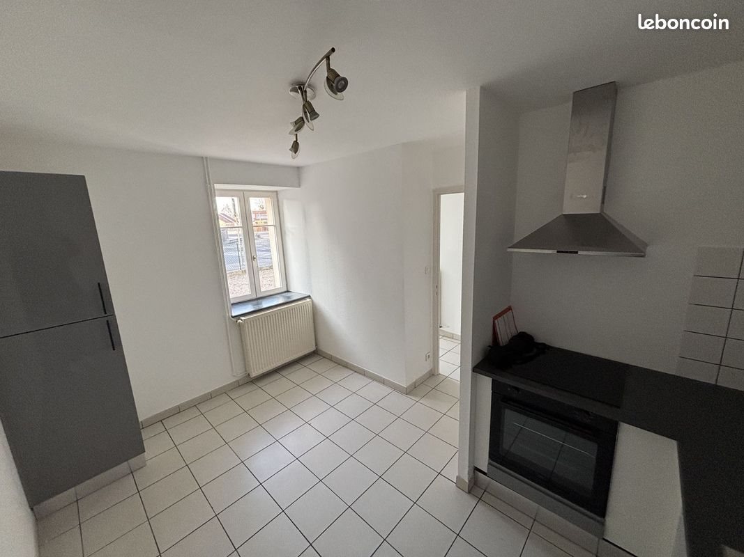 Appartement à louer, 117m², Etuz