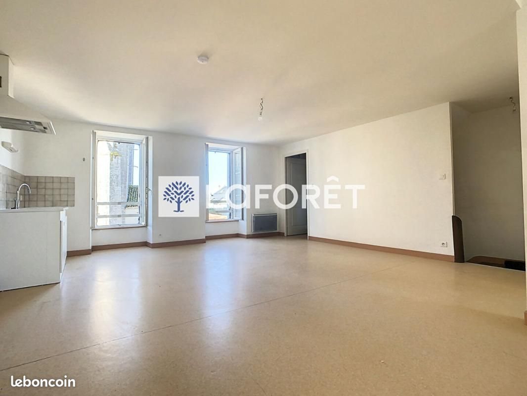 Maison à louer, 111m², Secondigny