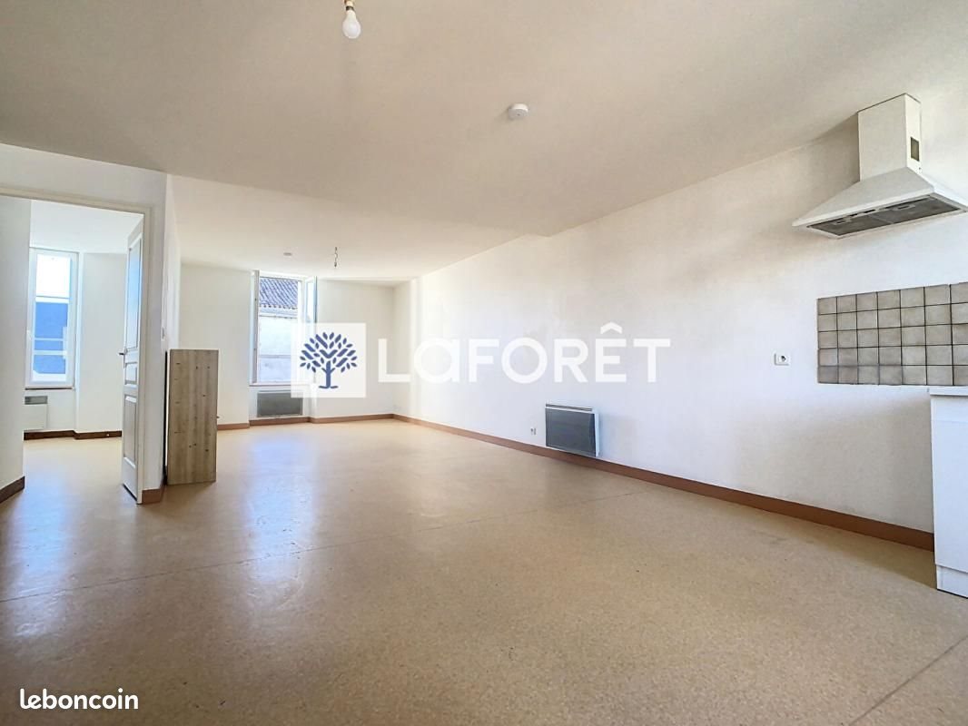 Maison à louer, 111m², Secondigny