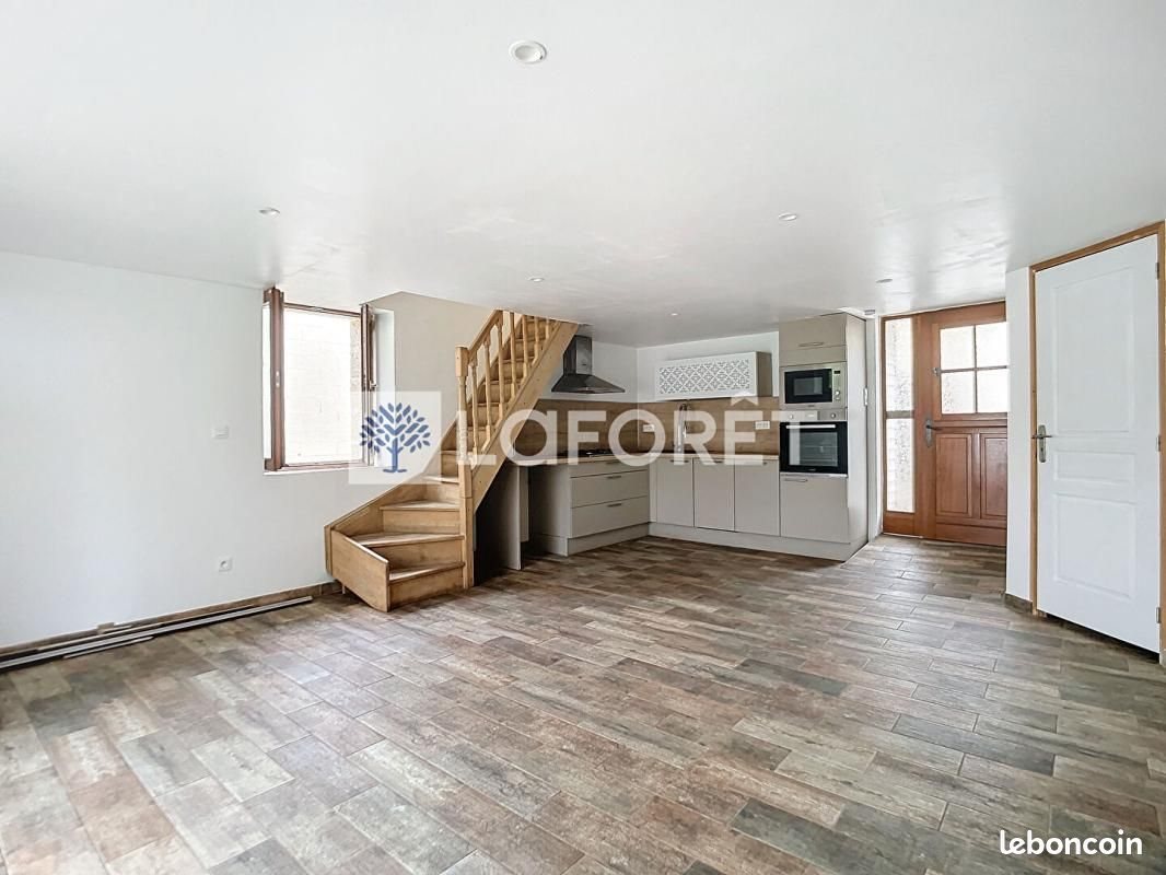 Maison à louer, 55m², Pamplie
