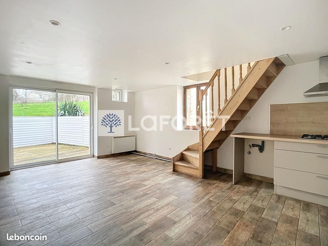 Maison à louer, 55m², Pamplie
