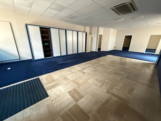 Local commercial 163 m² · à Loudun · 163 m² · 147 700 €