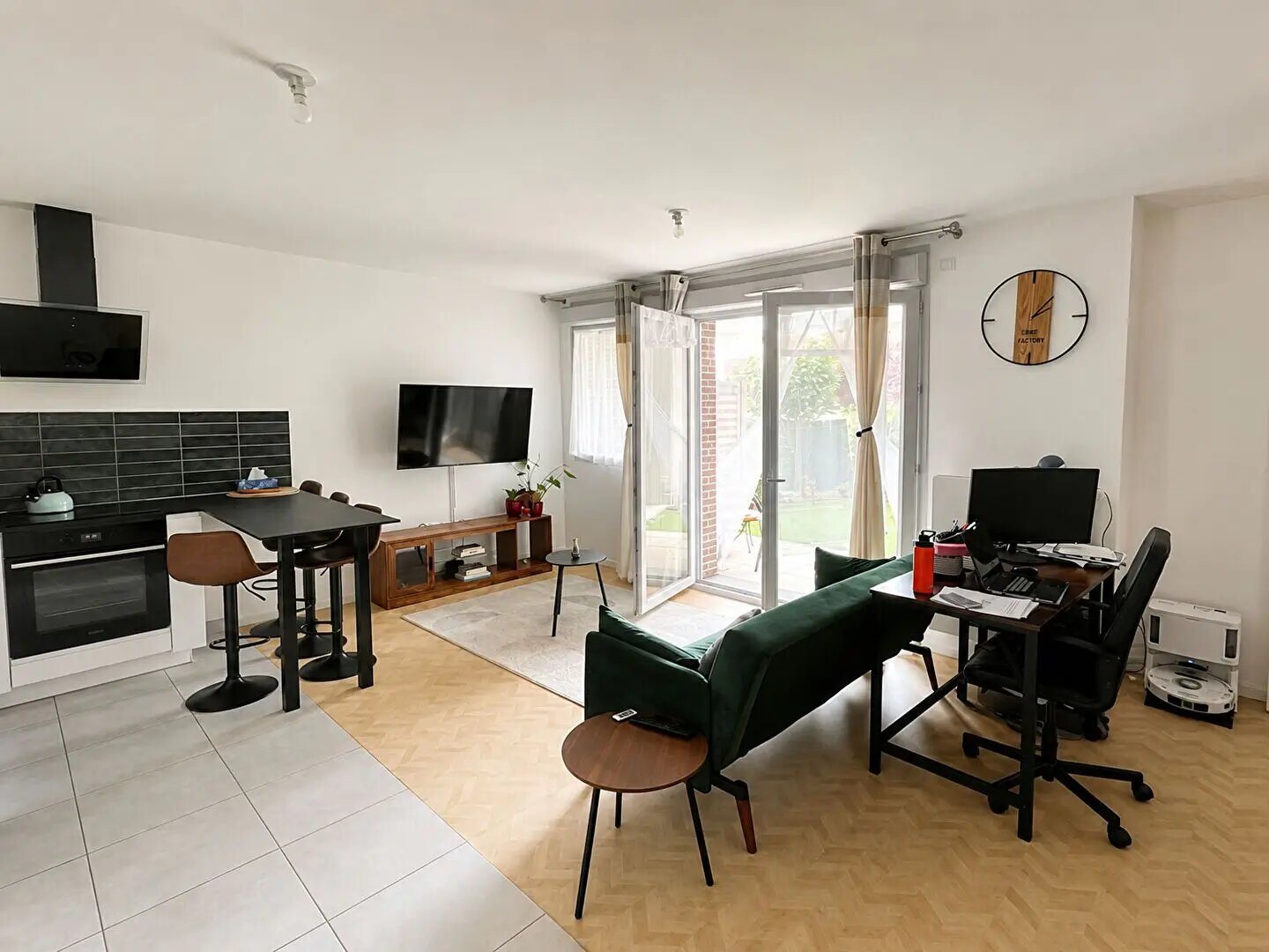Photo 1