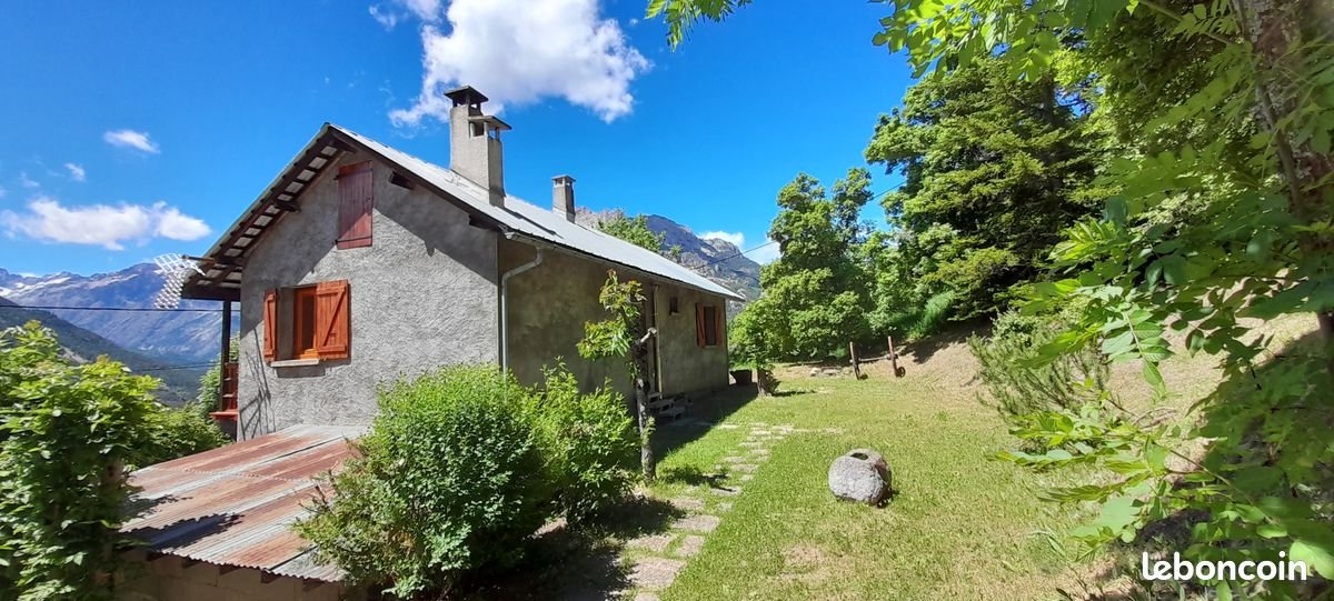 Appartement à louer, 54m², Saint-Martin-de-Queyrières