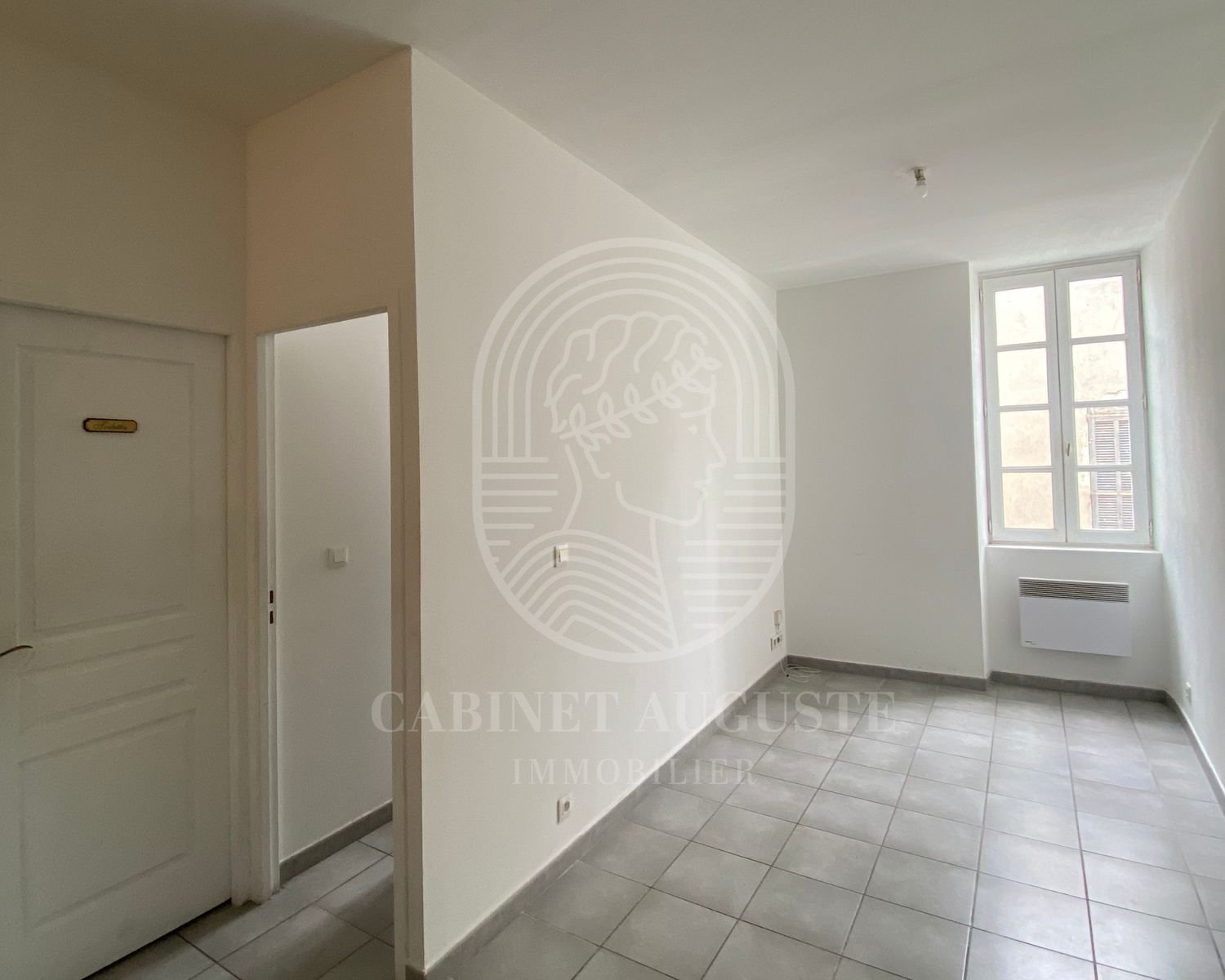 Appartement à louer, 28m², Nîmes